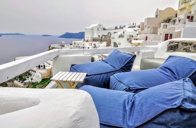Aqua Terra villa on the cliff, 2 HOUSES, 2 plunge pools, UP TO 8 PERSONS