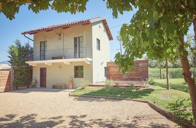 AQVAE Unconventional Country House