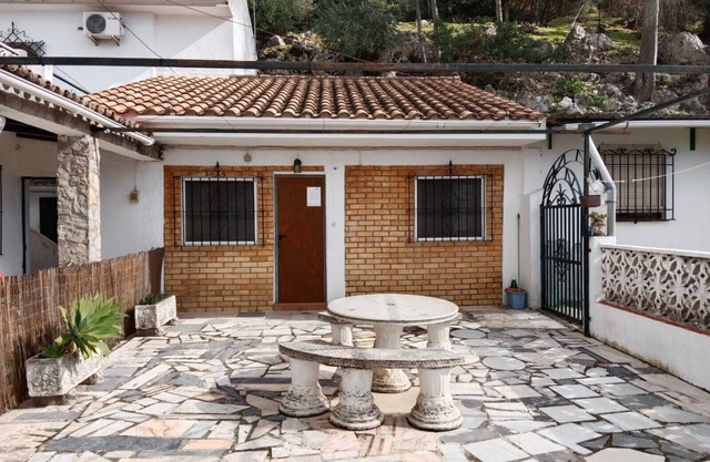 AR Manantial de los Cañitos: Annex apartments w/own entrance, kitchen, bathroom