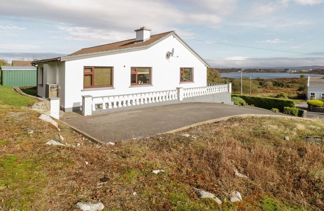 ARAS IOSGAN, family friendly in Carraroe, County Galway