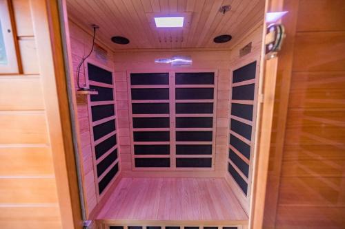 Arcade Private Sauna Large Yard