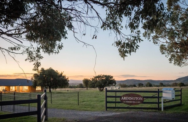 Ardington - 4-Bed Pet-Friendly with Pool