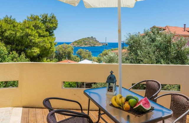Armiriki Home with sea views, 50m from St Nikolaos Port