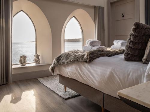 Arran Shores Luxury Shorefront Penthouse Suite 12