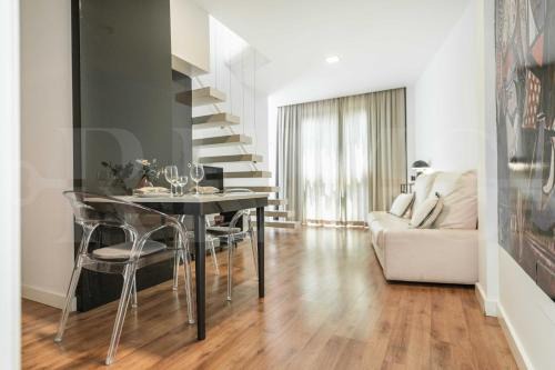 Artistic duplex with terrace by Picasso Museum by REMS