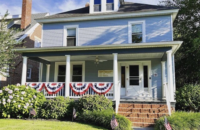 As seen on HGTV! 4 BR, 2 blocks to beach. Newly renovated. Golf Cart Included.