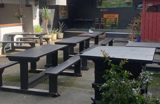 Ashhurst Deer N Duck Inn