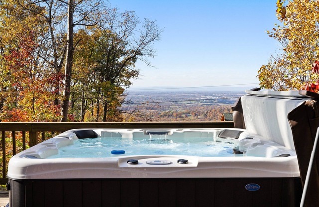 Aslan's How - Cabin with Valley Views & Hot Tub!