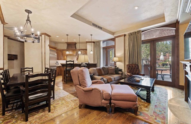 Aspen Mountain Residences, Core-By Gondola