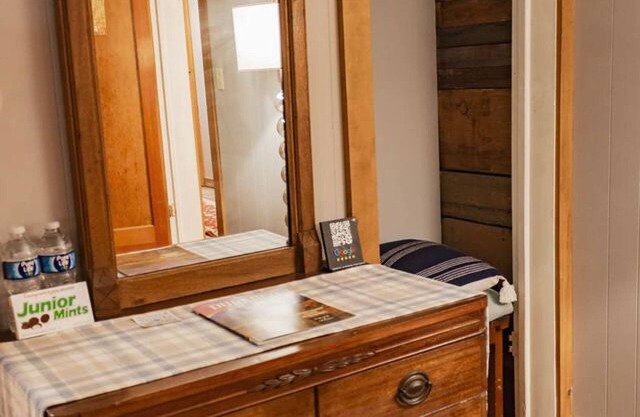 Aspen Room Serene Retreat at Columbine