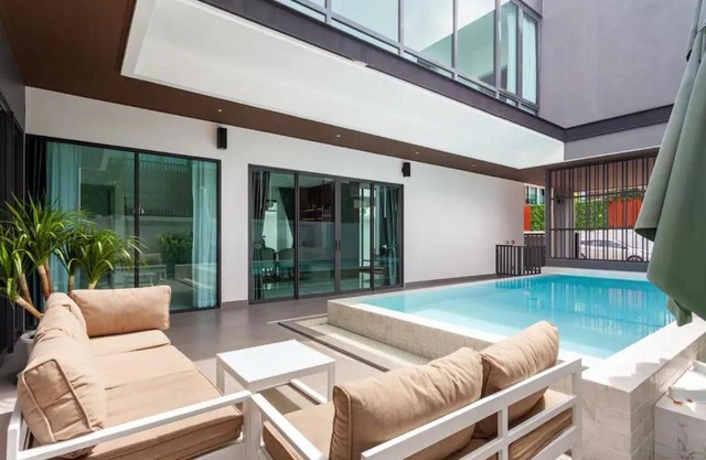 Astro Deluxe 4 Bedrooms Villa