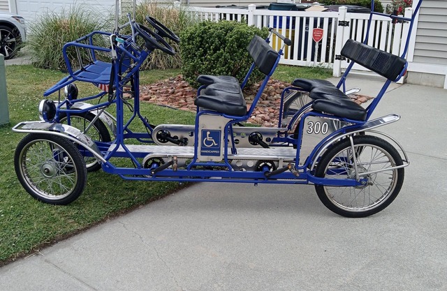 AT AC BOARDWALK w/HOT TUB 2 Blocks from beach