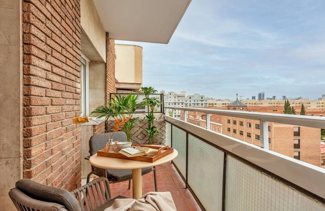 Atar - 3 bedrooms and terrace in Chamberí