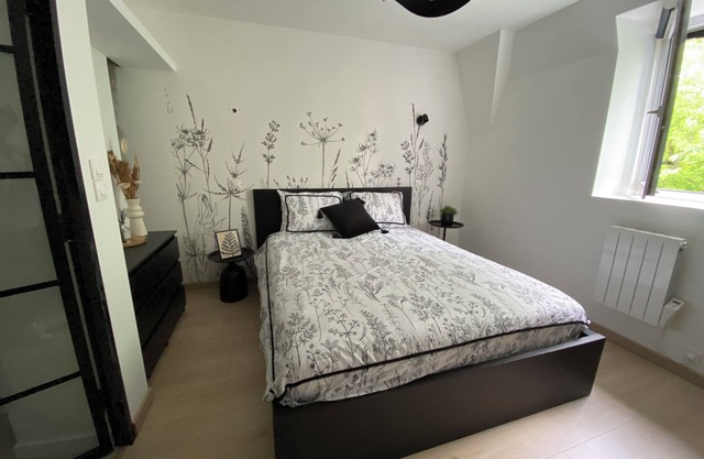 Atelier d'Arches, charming 2-bedroom apartment for 4 people in a beautiful historic building