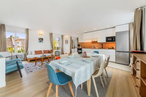 ATLAS beautiful 2-Bed Apartment near the Sea