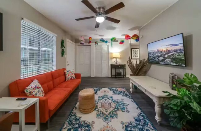 ATX Casa Feliz Bnb ~ Near SoCo Nest and Westgate
