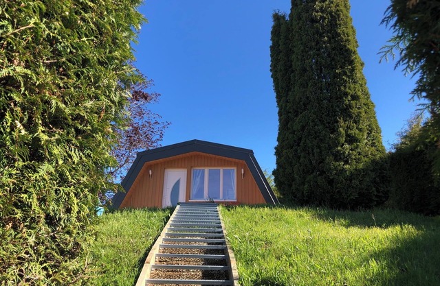 Atypical chalet with enclosed garden and breathtaking views! Rosa-Lila the Tiny-house