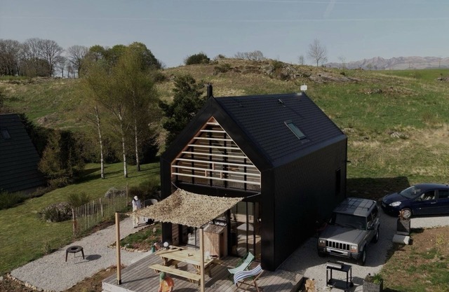 Atypical chalet in the heart of the Auvergne volcanoes