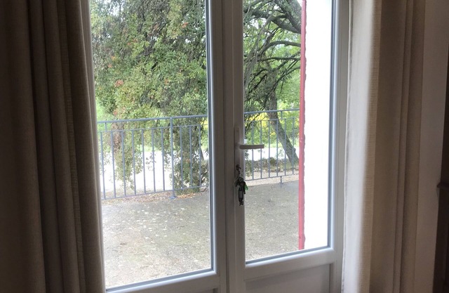 Au Calme, Sous le Chêne Vert