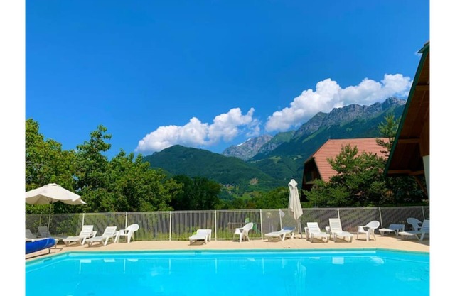 AU COEUR DU GOLF **, Giez, near Lake Annecy