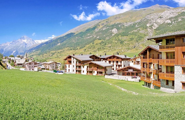 Au pied des pistes | T8 pour 16p | Vue imprenable