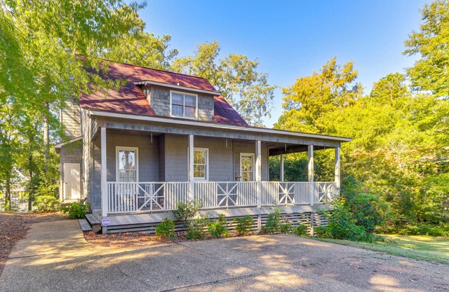 Auburn Game Day Getaway on Lake Martin w/Dock!