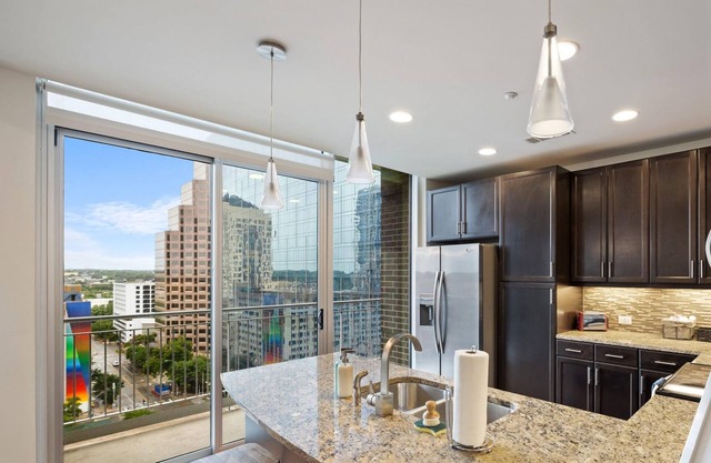 Austin Modern 1BD 1BA Apartment