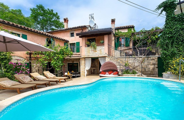 Authentic stone holiday house with private pool and very nice location in Istria