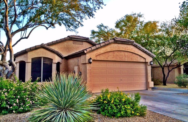 Available Christmas & New Year’s! FAMILY HOUSE w POOL & HOT TUB, heat included.