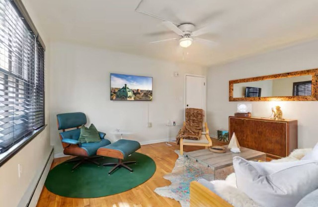 Available for 2026 Apple Blossom Only! 2 Bedroom on Parade Route!