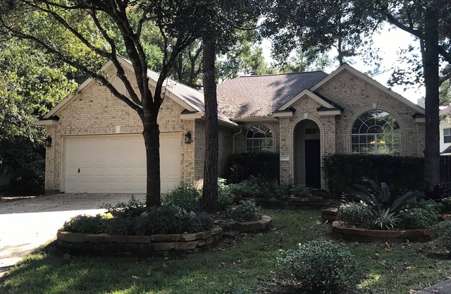 Available now! Quiet cul-de-sac in The Woodlands, Huge fenced backyard
