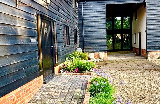 Avebury UKnPeaceful haven to explore the magical stone circles of Avebury