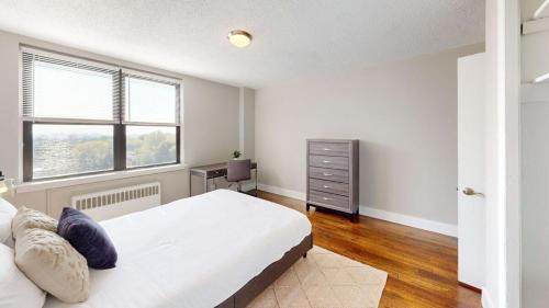 Avenue A1111 Skyline Furnished 1br Apartment Pool