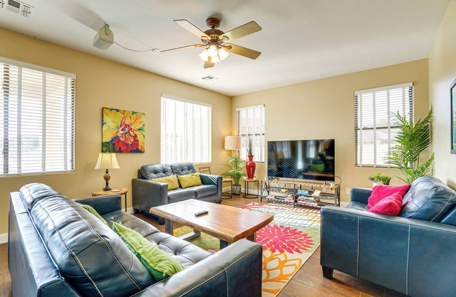 Avondale Abode: Pool, Lake Views & On-Site Fishing