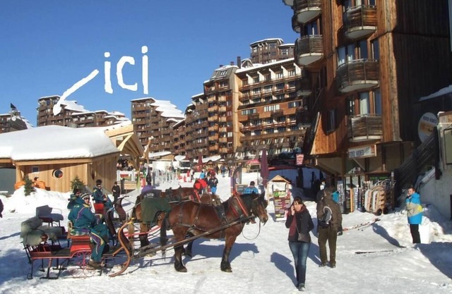 AVORIAZ, PLEIN CENTER, SUMMER 2024, VIDEO PROJECTOR