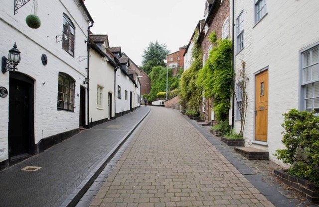 AWARD WINNING Shining Star on the Historic Cartway with River Views