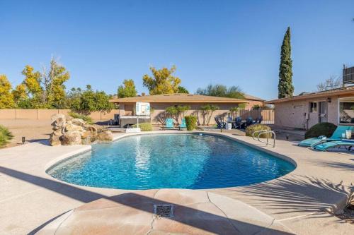 Awesome 5BR, 4BA, Pool, HotTub, Patio, Office