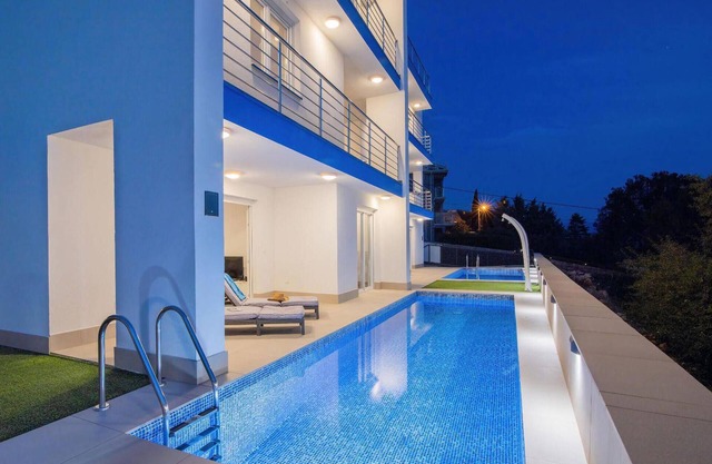 Awesome apartment in Smokvica Krmpotska