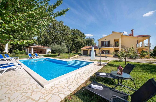 Awesome apartment in Sveti Lovrec