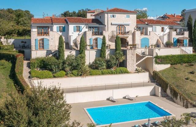 Awesome apartment in Buje with WiFi