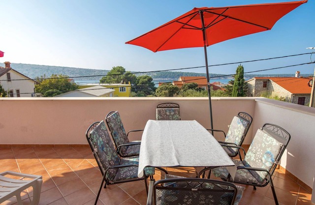 Awesome apartment in Barbat-Rab