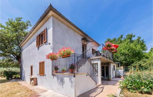 Awesome Apartment In Kaldanija With Wifi