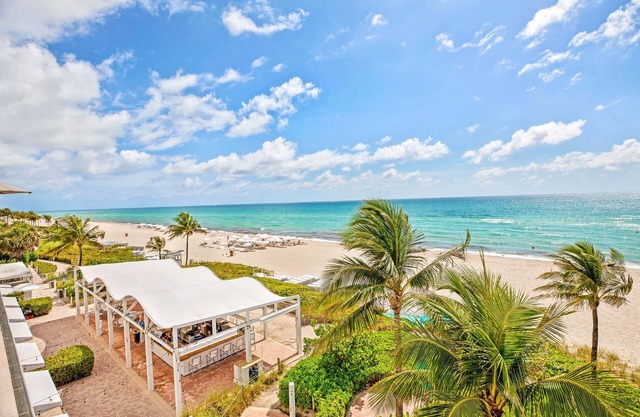 Awesome Beach Resort with Ocean view!