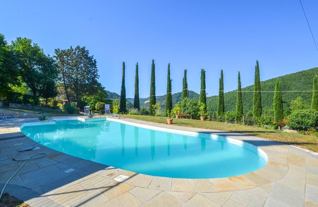 Awesome home in Pieve Santo Stefano