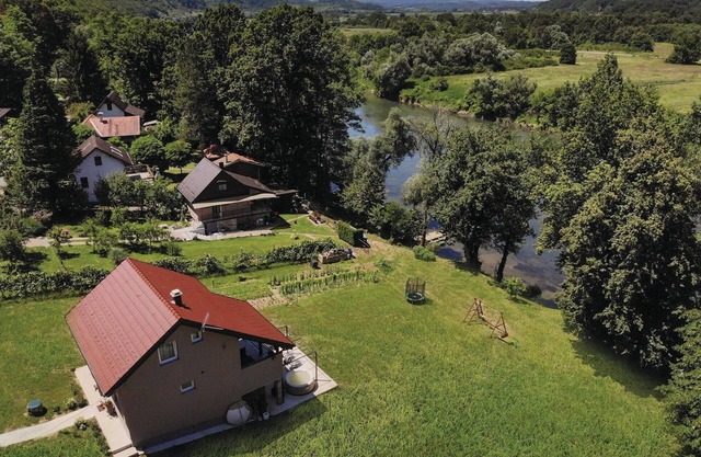 Awesome home in Pokupska Slatina