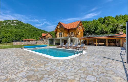 Awesome Home In Barlete With Kitchen