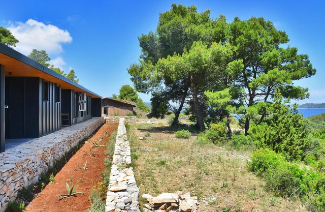 Awesome home in Dragove with WiFi