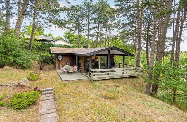 Awesome home in Ebeltoft with WiFi