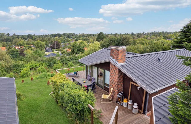 Awesome home in Fårevejle with WiFi