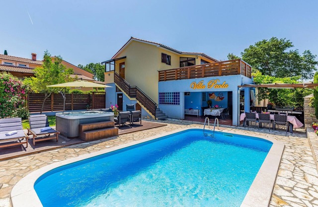 Awesome home in Marcana with kitchen